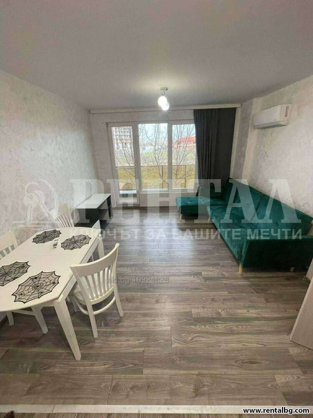 Просторен апартамент в Изгрев 3