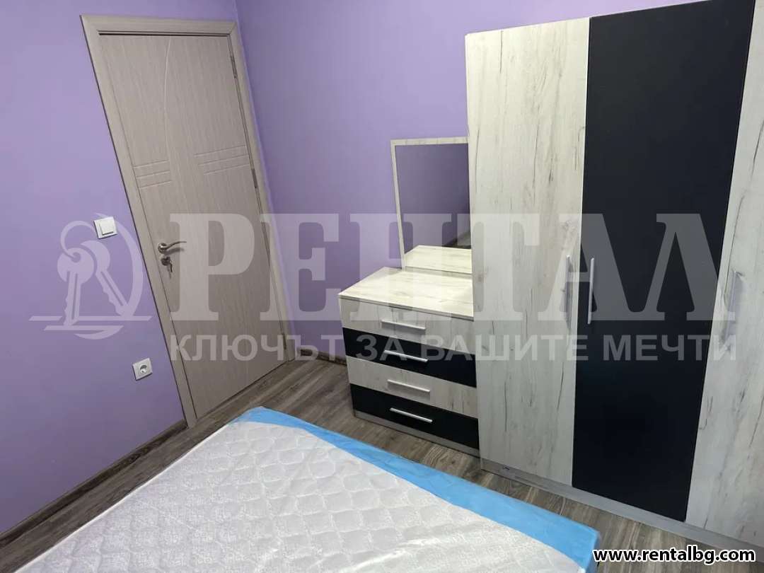 Просторен апартамент в Изгрев 3 8