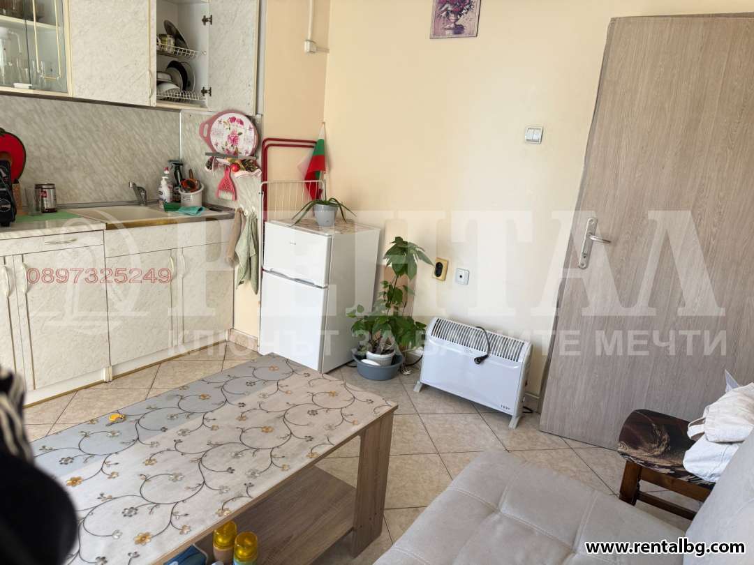 Просторен апартамент в Коматево 5 10