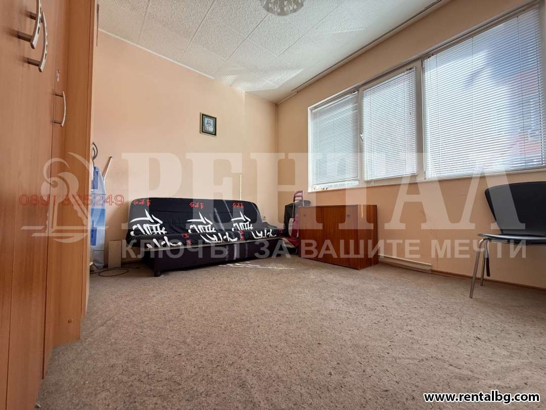 Просторен апартамент в Коматево 5 11