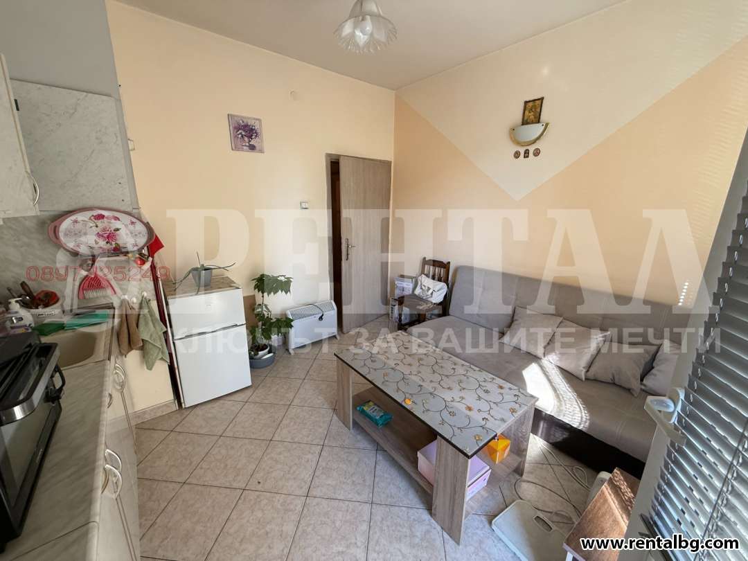 Просторен апартамент в Коматево 5 4