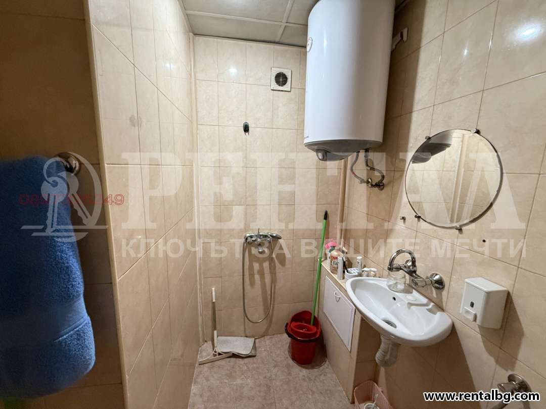 Просторен апартамент в Коматево 5 9